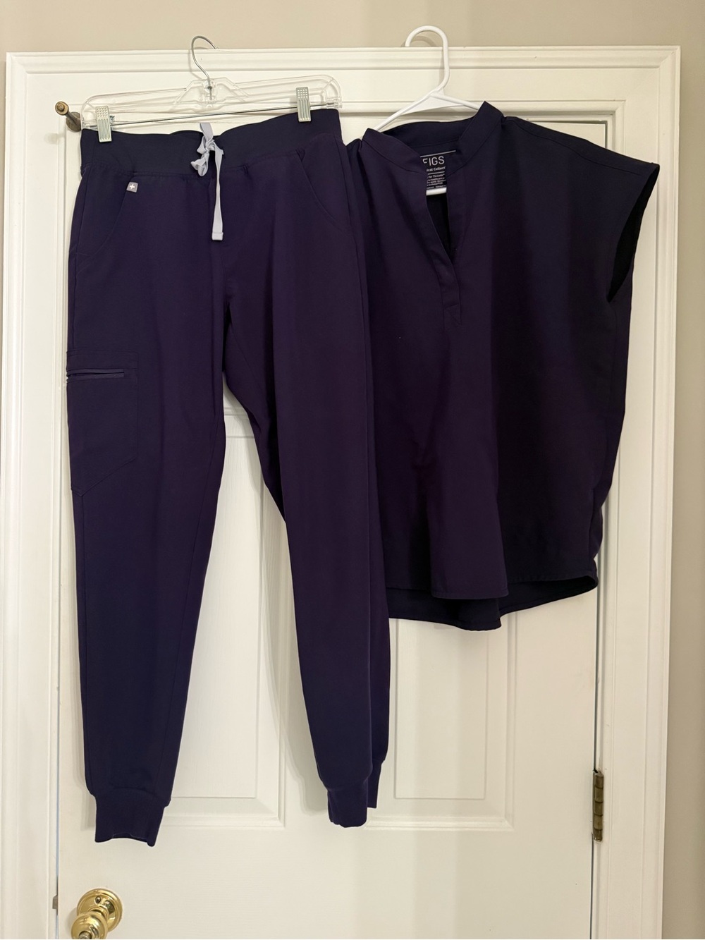 FIGS dark purple Women's Purple Scrub Top & Jogger Pants Set S